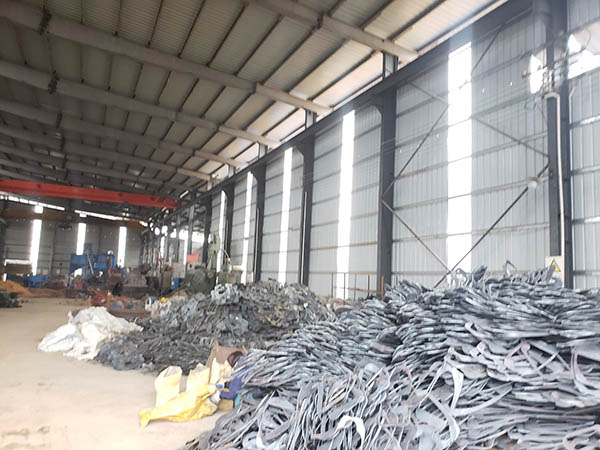 螺纹钢跌破3000 钢材市场高位震荡涨跌互现